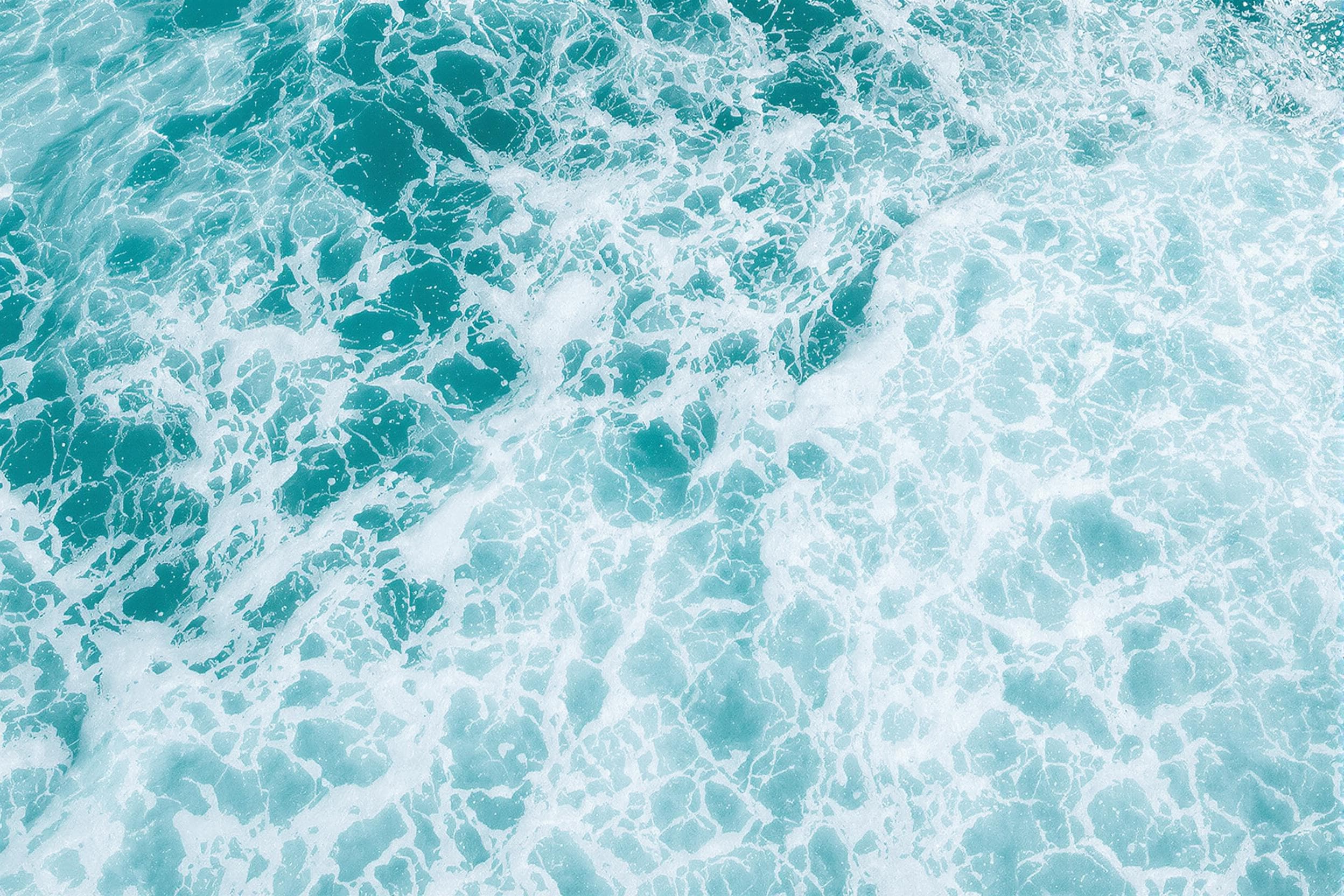 Serene Turquoise Waves Breaking