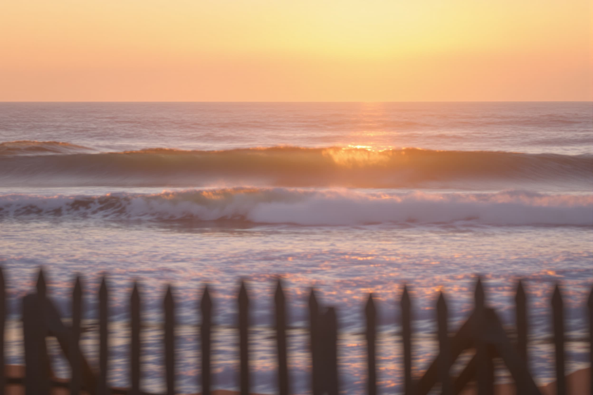 Tranquil Sunset Over Ocean Waves
