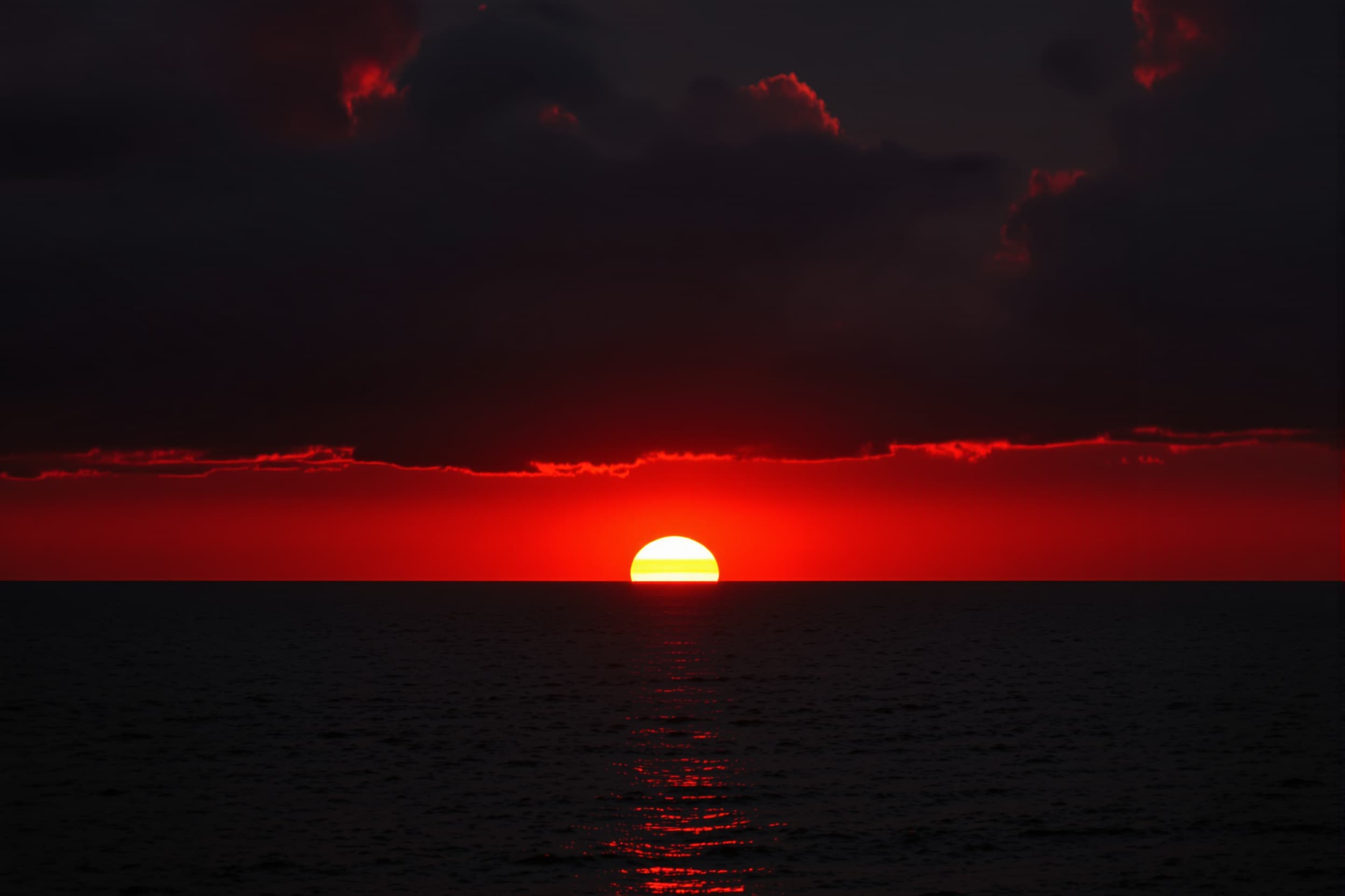 Serene Sunset Over Ocean